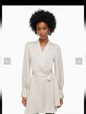 Aritzia Babaton Hyde Satin mini dress size 2XS